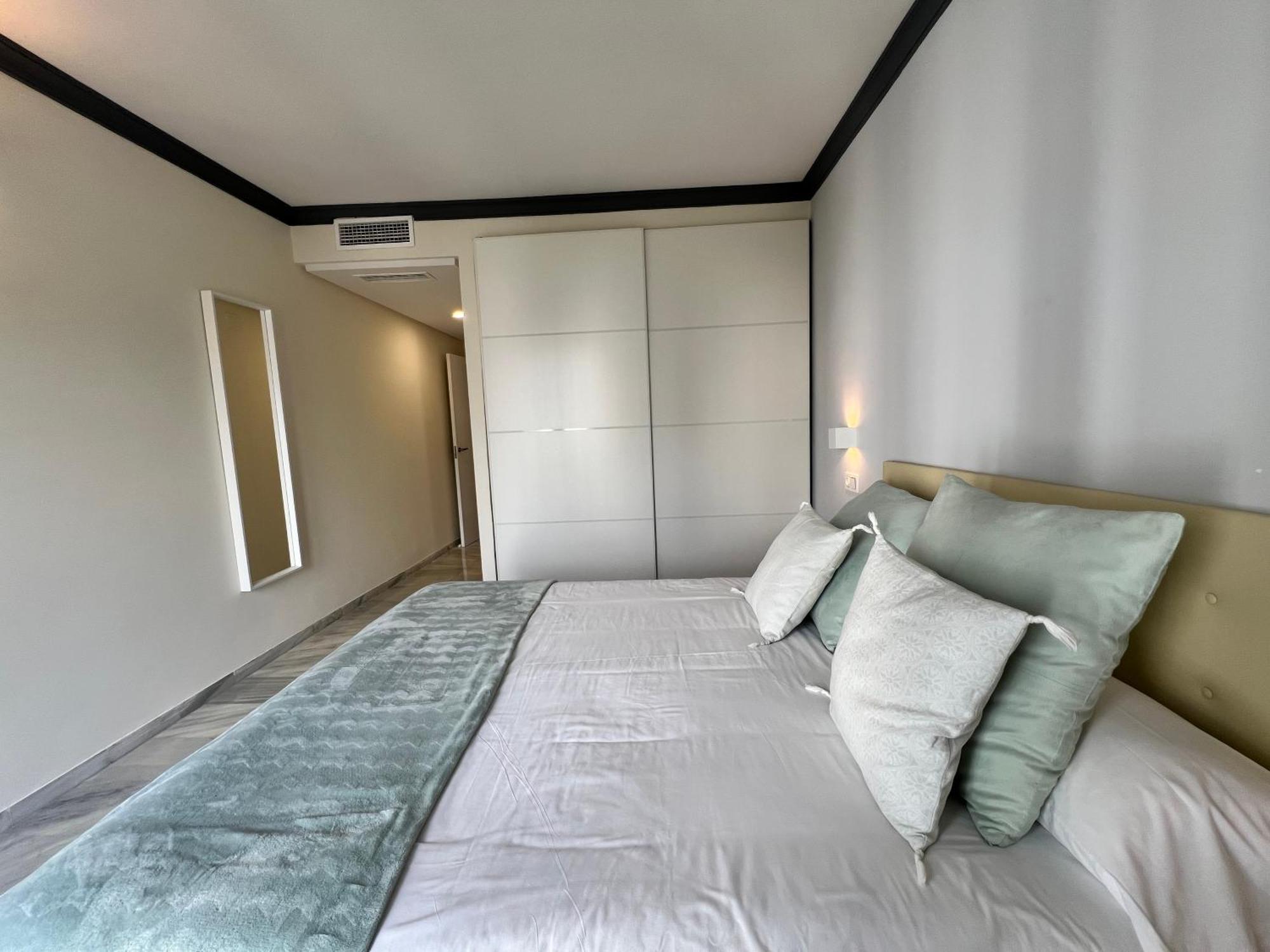 Puerto Banus. Urb Jardines Del Puerto. For Up To 6 Marbella