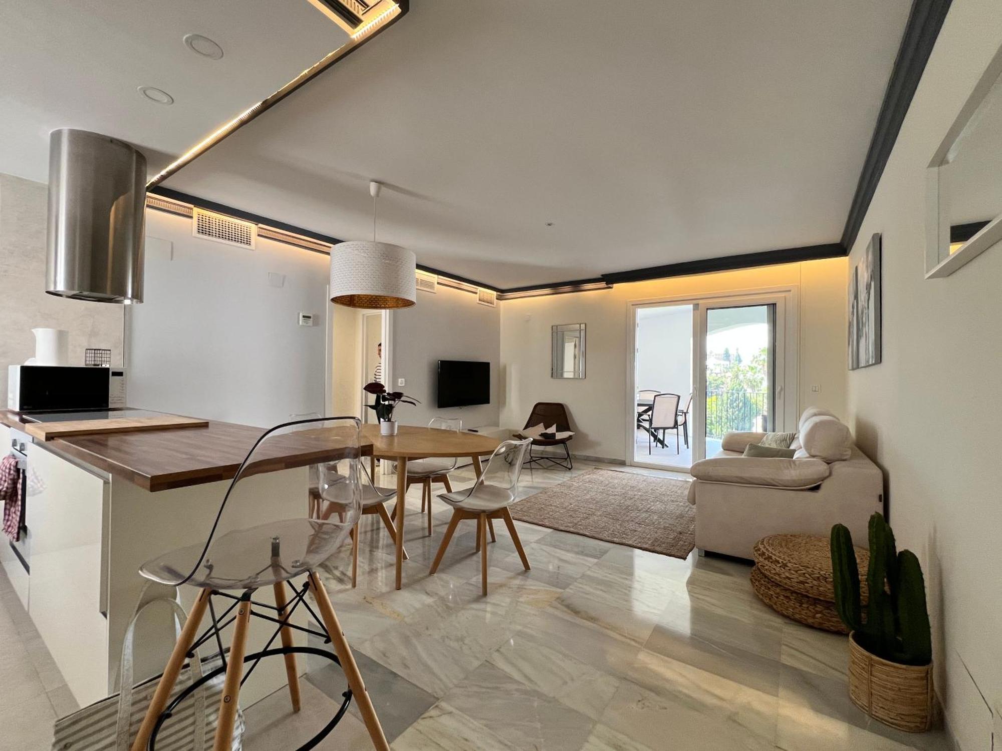 Puerto Banus. Urb Jardines Del Puerto. For Up To 6 *