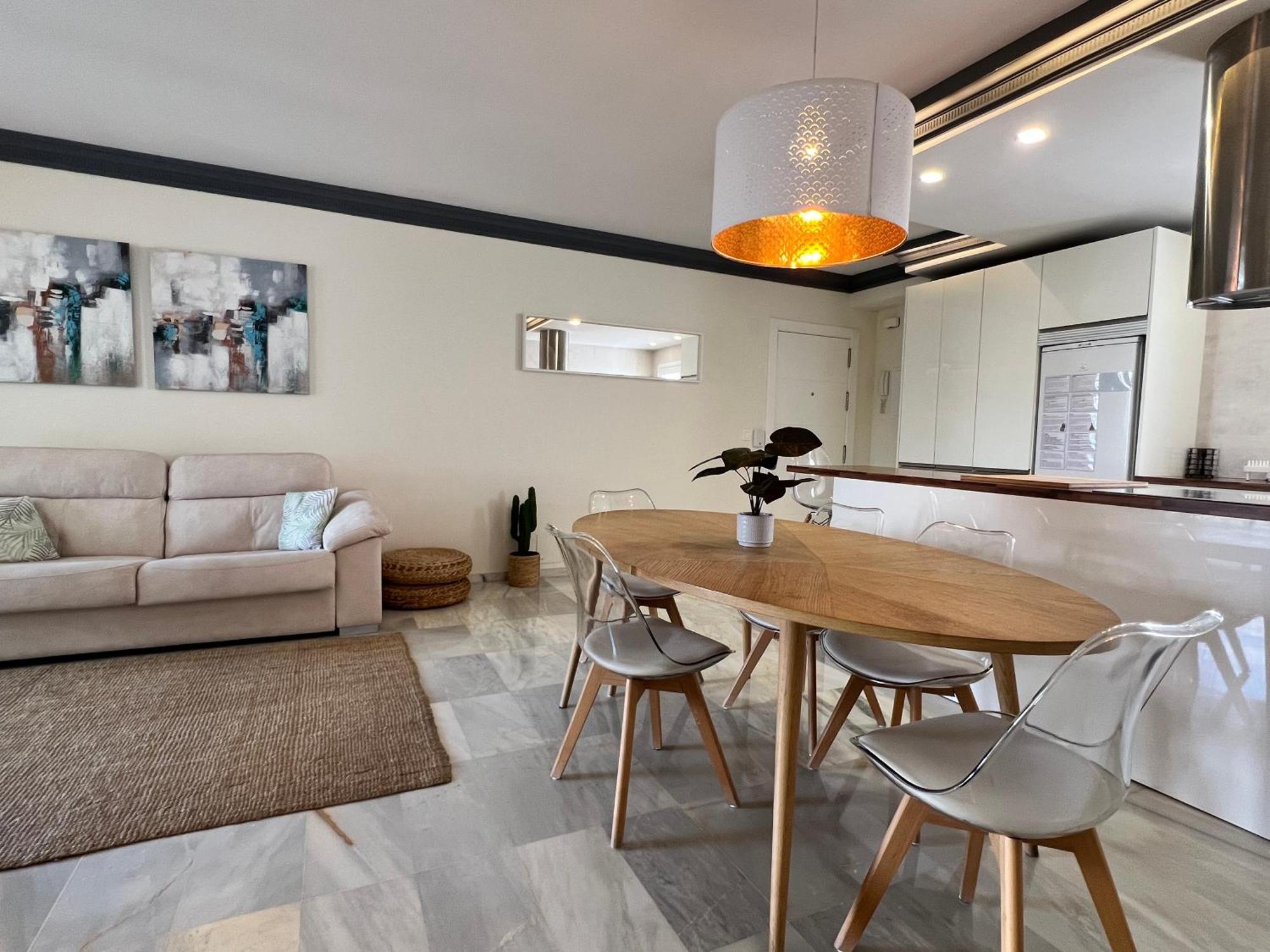 Puerto Banus. Urb Jardines Del Puerto. For Up To 6 *
